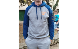 Pull à capuche bicolor